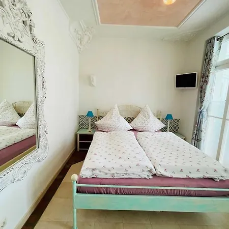 Waldrose Apartment